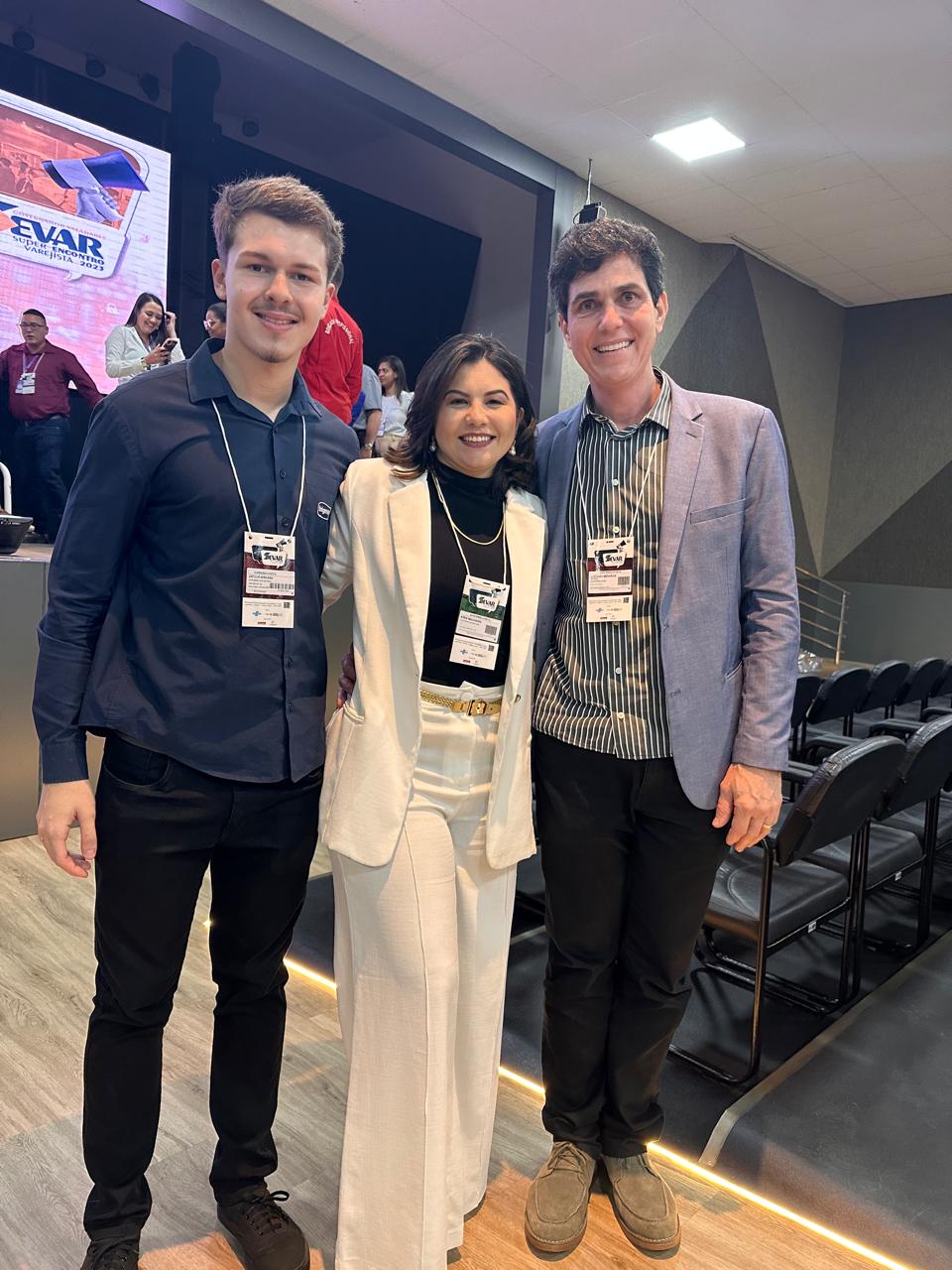 Kiria com clientes em evento